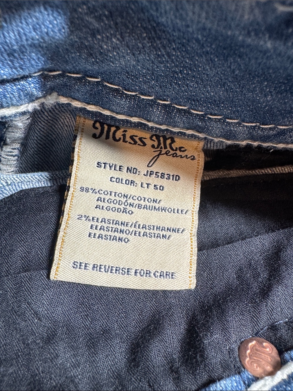 Miss Me Embellished Light Blue Denim Size US 26 Mid Shorts EUC - Picture 12 of 12
